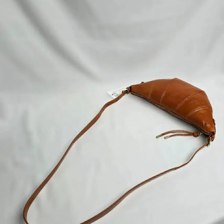 [BUNJANG] Generic Leather Bag - Handbag / 크로와샹백 가방 가죽가방 여성가방 수납공간 좋아요