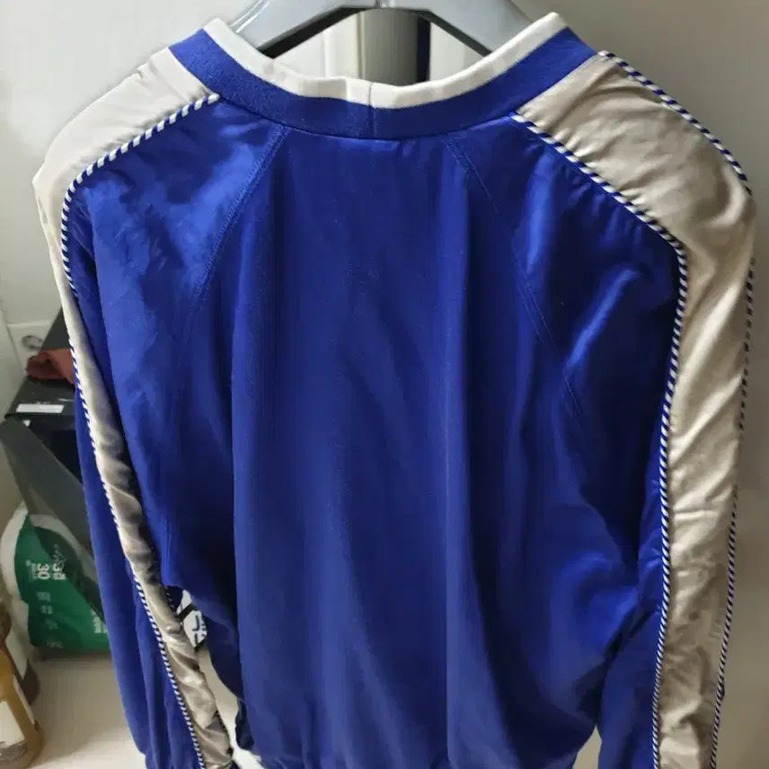 [BUNJANG] King Archive Satin Blue Sweatshirt Unisex / 킹아카이브 스카잔 맨투맨 유광블루 남녀공용