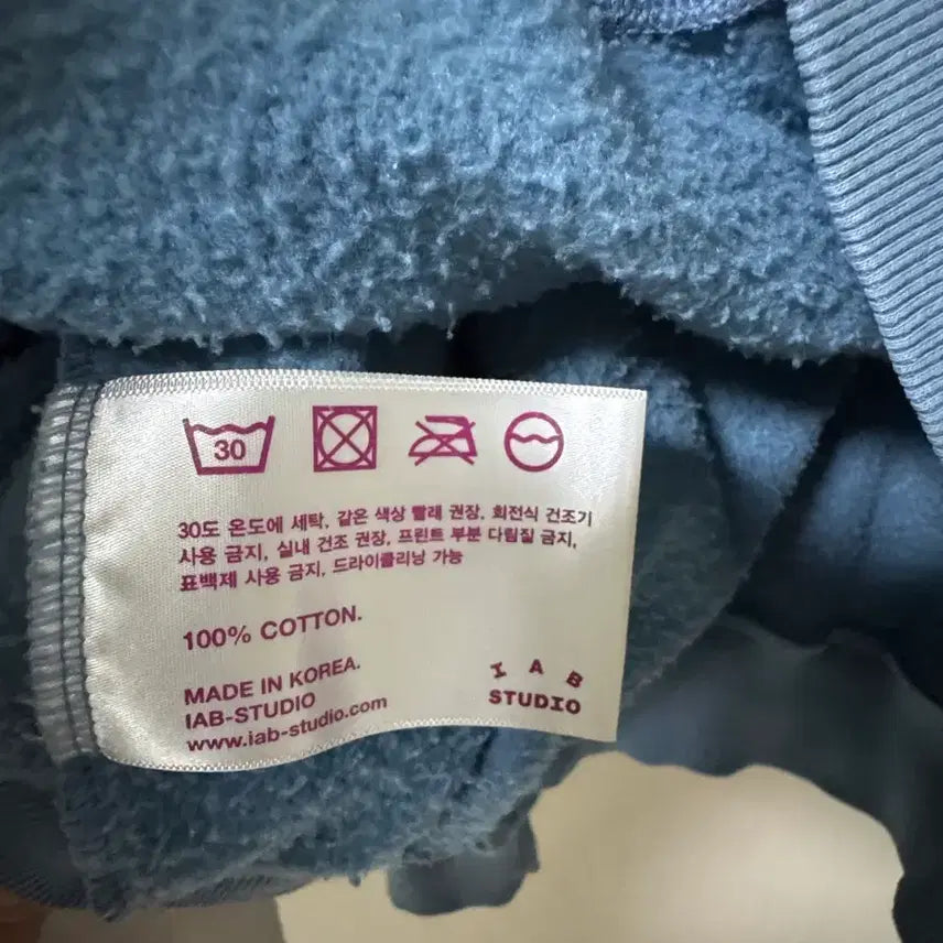 [BUNJANG] IAB Studio Sky Blue Sweatshirt L / IAB 스튜디오 맨투맨 스카이블루 L