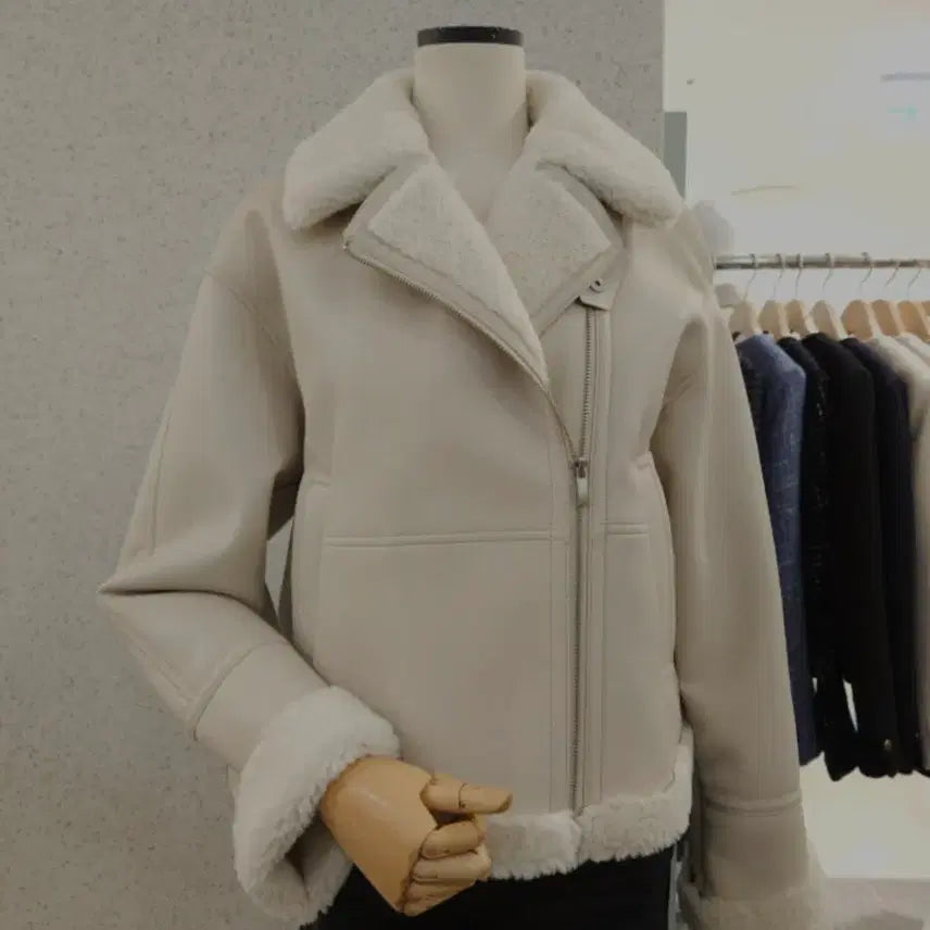 [SOLD OUT] 1회시착)25.12.19구매 리스트 무스탕자켓 크림