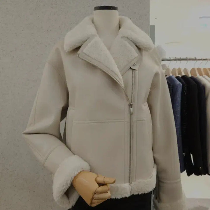[SOLD OUT] 1회시착)25.12.19구매 리스트 무스탕자켓 크림