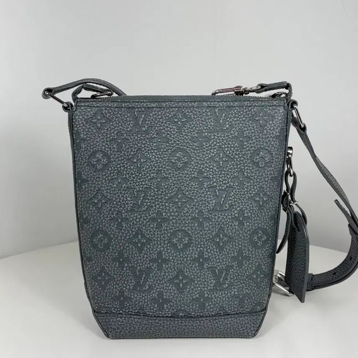 [BUNJANG] Louis Vuitton Torillon Hobo Cruiser Crossbody Bag / 루이비통 M20875 토리옹 호보 크루저 크로스백
