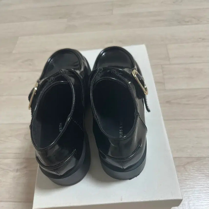[BUNJANG] Charles & Keith Black Buckle Loafers / 찰스앤키스 블랙 버클 로퍼