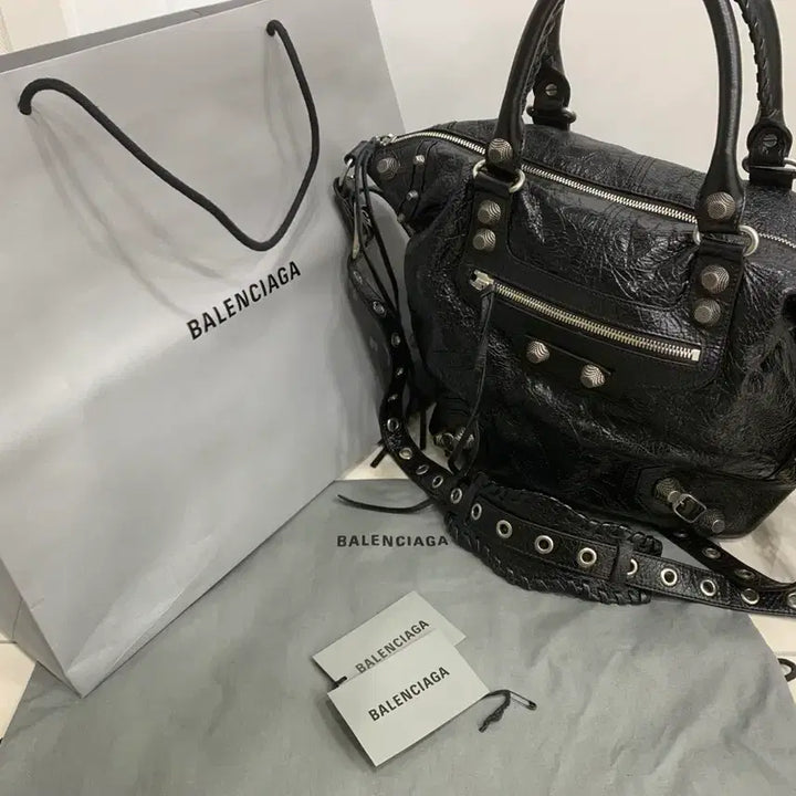 [BUNJANG] Balenciaga Le Cagole Medium Tote Bag Black Leather / 발렌시아가 르카골 미디엄 토트백 숄더백 블랙 레더 가방 미디움
