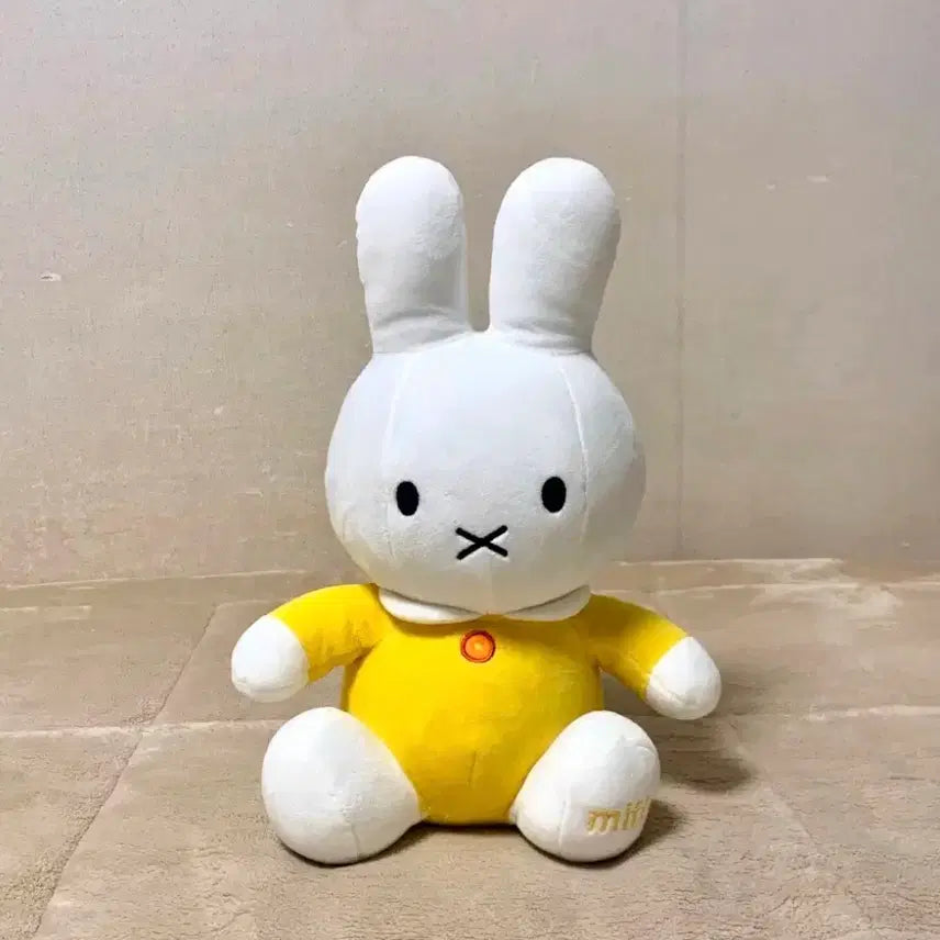 [BUNJANG] Miffy 30cm Medium Rabbit Doll / 미피 토끼 30cm 중형 인형