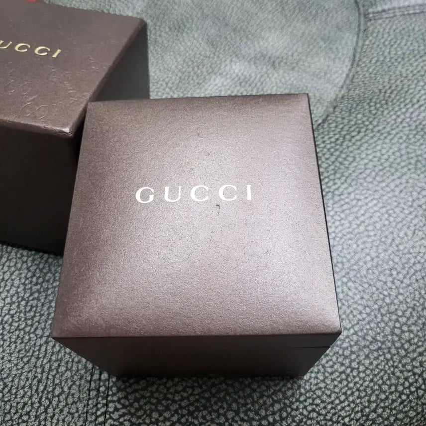 [BUNJANG] Gucci Men's Silver Watch / 구찌 남성 시계