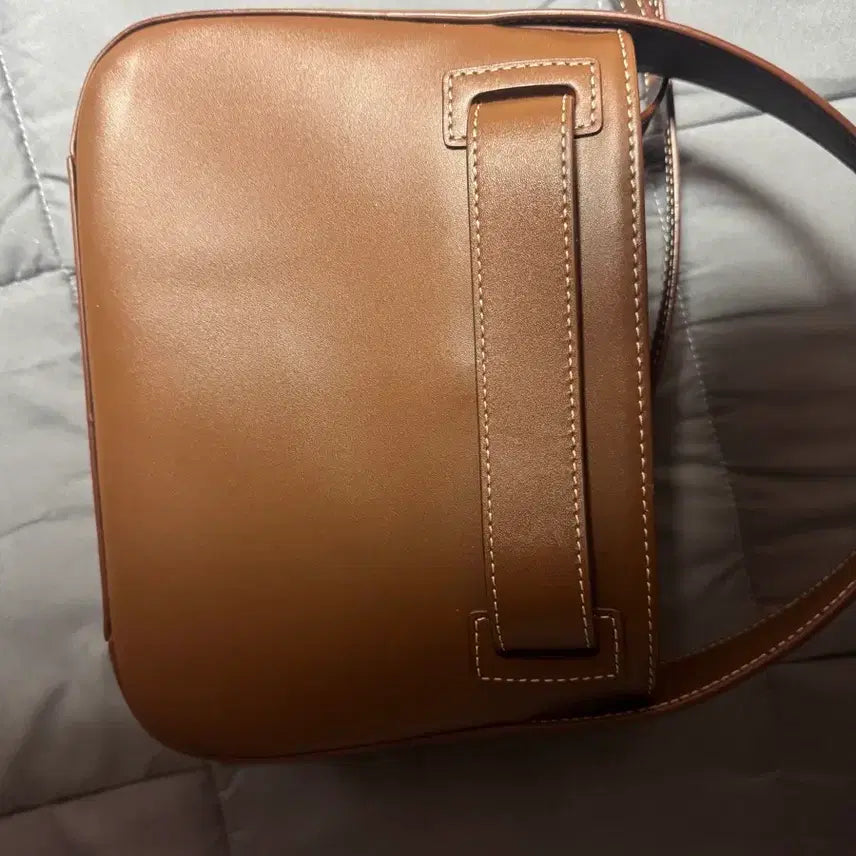 [BUNJANG] D.Option Tilt Bag Small Camel Brown Tote Shoulder Bag / 디옵튼 틸트백 스몰 카멜브라운 토트백 숄더백