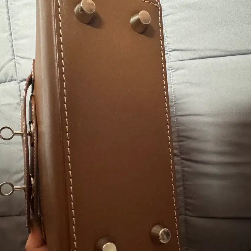 [BUNJANG] D.Option Tilt Bag Small Camel Brown Tote Shoulder Bag / 디옵튼 틸트백 스몰 카멜브라운 토트백 숄더백