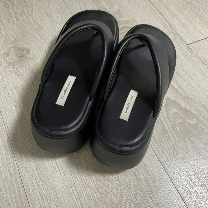 [BUNJANG] Nuios Platform Flip-Flops / 누이오스 통굽 플리플랍