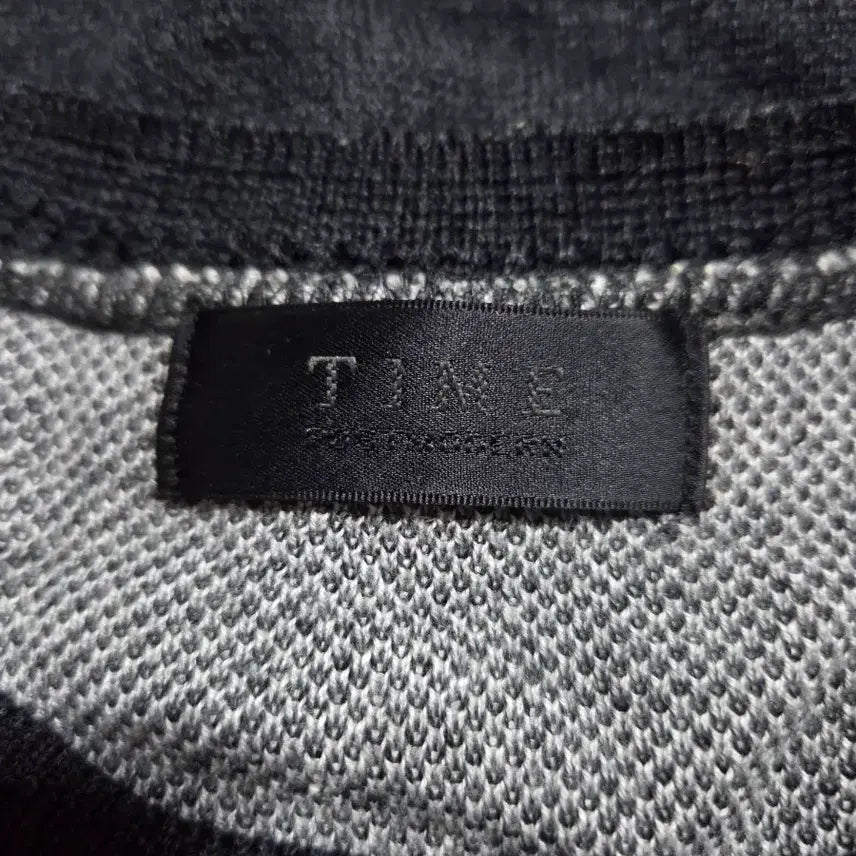 [BUNJANG] Time Homme Black Gray Geometric Pattern Knit Sweater / 타임 옴므 블랙/그레이 기하학적 패턴 니트 스웨터