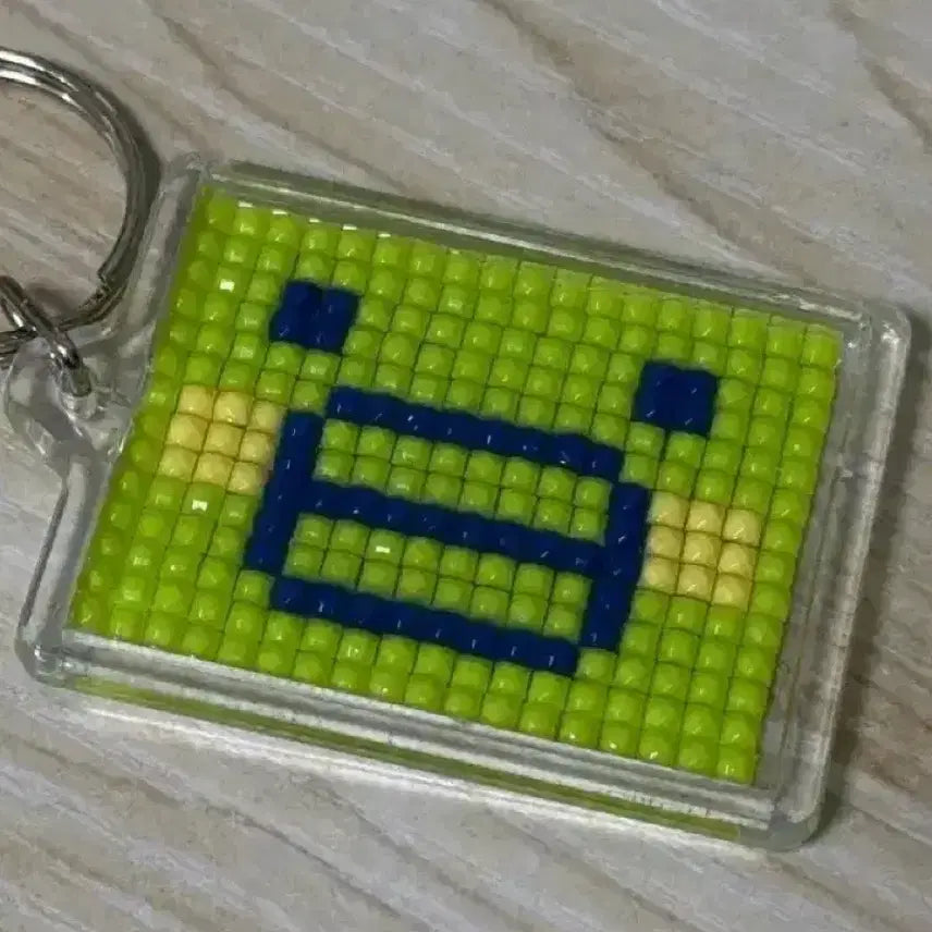 [BUNJANG] Tamagotchi Kuchipatchi Rhinestone Keychain / 다마고치 쿠치파치 주댕치 보석십자수 키링