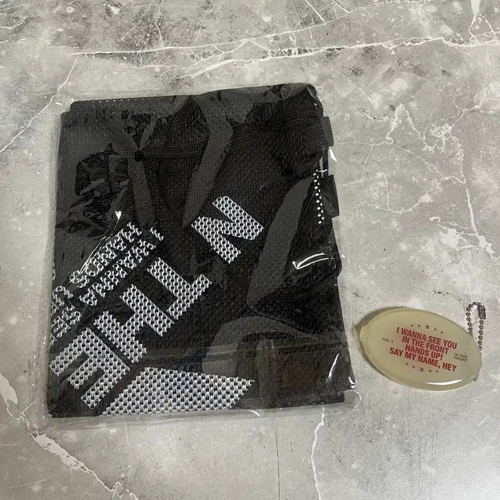 [BUNJANG] Monsta X Reverse Tribute Gift Coin Case & Mesh String Bag / 몬엑 공방 역조공 동전지갑키링 코인케이스 + 매쉬 스트링백 가방 짐색