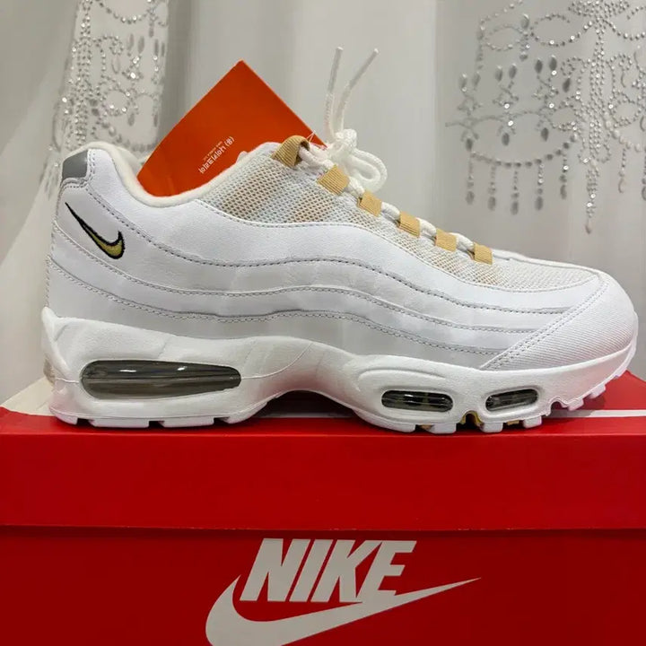 [BUNJANG] Nike Air Max 95 White Sneakers / 나이키 에어맥스 에어맥스95 화이트 280 290