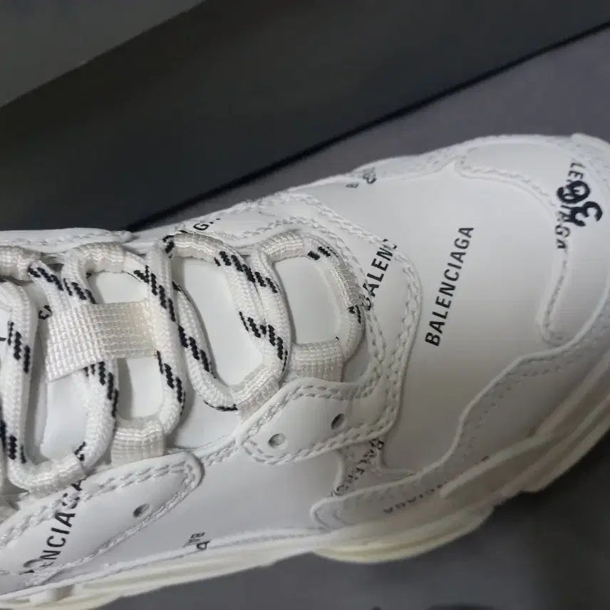 [BUNJANG] Balenciaga Triple S 36 Sneakers / 새상품S+36 230 235 발렌시아가 트리플 s36 정가140만원대