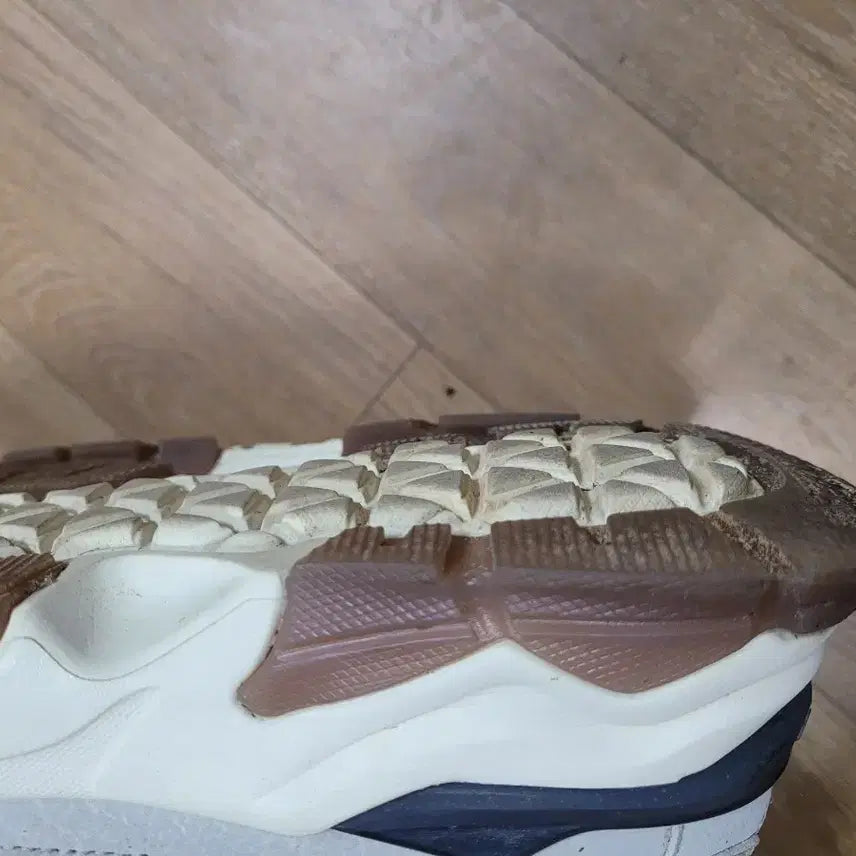 [BUNJANG] Discovery Expedition Sneakers / 디스커버리 익스페디션 운동화