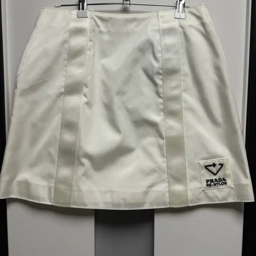 [BUNJANG] Prada Buckle Mini Skirt 38size / 정품) 프라다 버클 미니 스커트 38size
