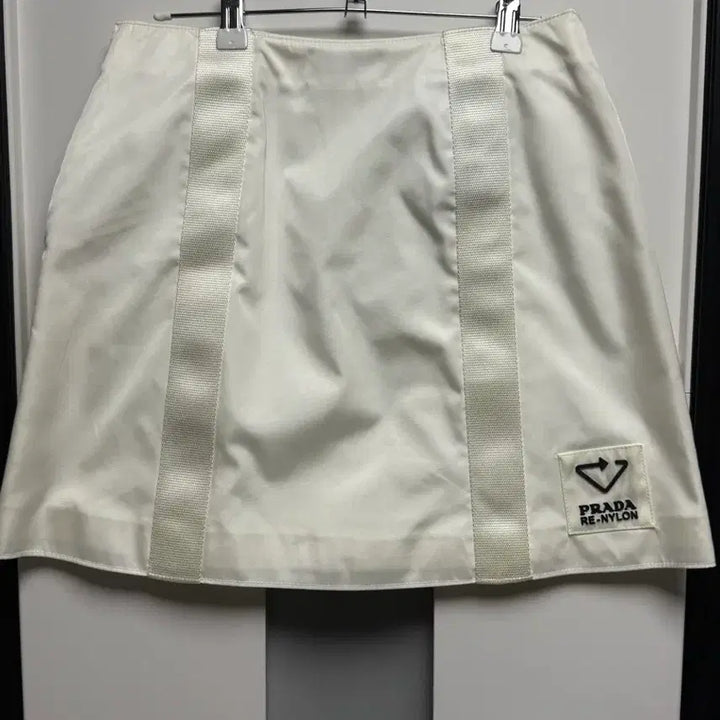 [BUNJANG] Prada Buckle Mini Skirt 38size / 정품) 프라다 버클 미니 스커트 38size