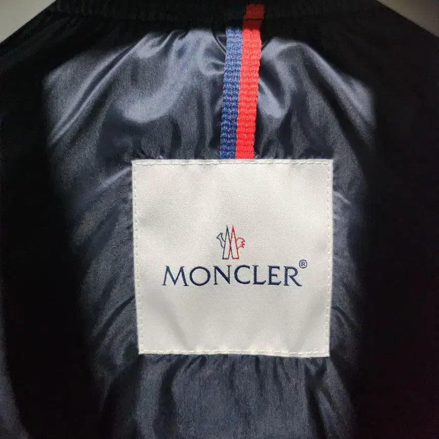[BUNJANG] Moncler Bomber Jacket 1 Size / [새상품] 몽클레어 야구봄버 자켓패딩 1사이즈
