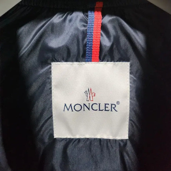 [BUNJANG] Moncler Bomber Jacket 1 Size / [새상품] 몽클레어 야구봄버 자켓패딩 1사이즈
