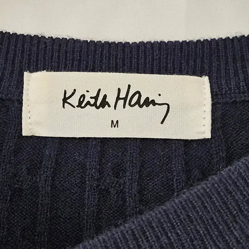 [BUNJANG] Keith Haring Navy Embroidered Heart Knit M / 키스해링 라운드넥 하트 자수 니트 네이비 M