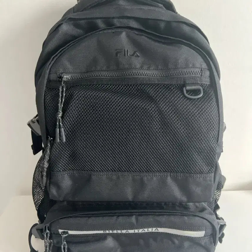 [BUNJANG] Fila Black Backpack / 휠라 블랙 백팩 가방 FILA