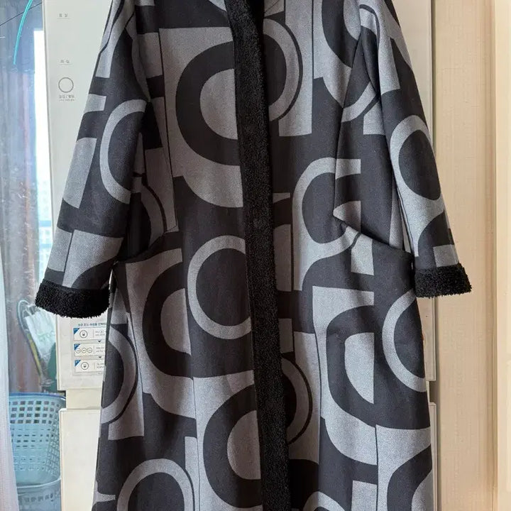 [BUNJANG] Hooded Reversible Long Fleece Coat / 후드 뽀글이 롱 코트