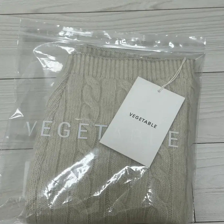 [BUNJANG] Vegetable Ritz Raccoon Knit Top Cable Vest / vegetable 베지터블 리츠 라쿤 니트 탑 케이블 꽈배기 뷔스티에