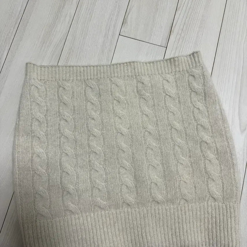 [BUNJANG] Vegetable Ritz Raccoon Knit Top Cable Vest / vegetable 베지터블 리츠 라쿤 니트 탑 케이블 꽈배기 뷔스티에