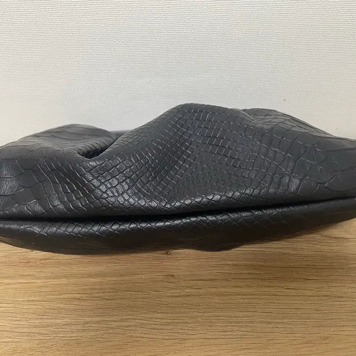 [BUNJANG] Gang Sisters Small Black Clutch / 강자매 강시스터 20클러치 블랙 스몰
