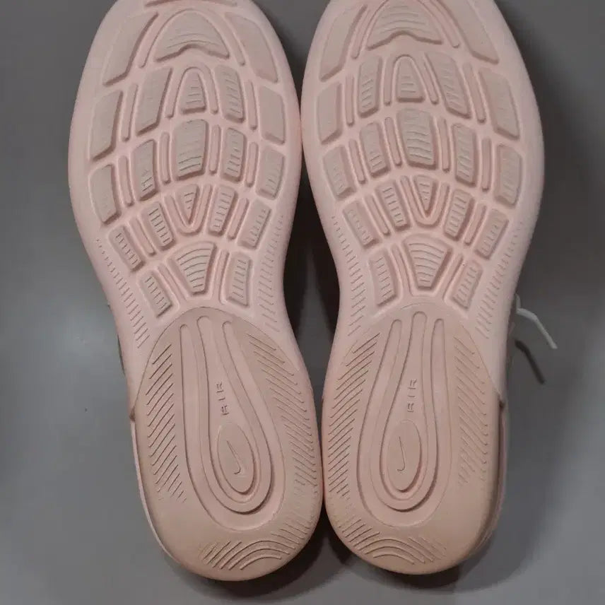 [BUNJANG] Nike Air Max AXIS White Pink Sneakers 230mm / 나이키 에어맥스 AXIS 화이트 핑크  운동화 230mm