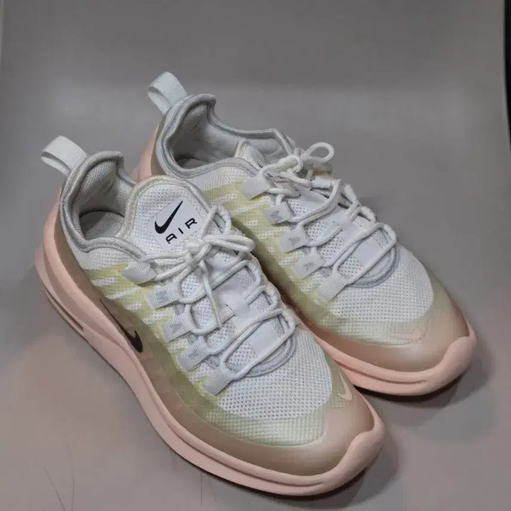 [BUNJANG] Nike Air Max AXIS White Pink Sneakers 230mm / 나이키 에어맥스 AXIS 화이트 핑크  운동화 230mm