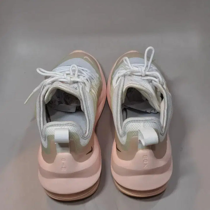 [BUNJANG] Nike Air Max AXIS White Pink Sneakers 230mm / 나이키 에어맥스 AXIS 화이트 핑크  운동화 230mm