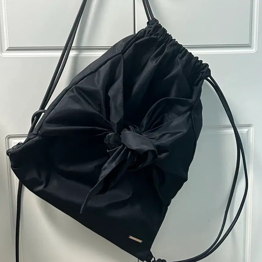 [BUNJANG] Mise-en-scene Black Drawstring Bag / 미세키서울 Tie-up drawstring bag BLACK 짐색 가방