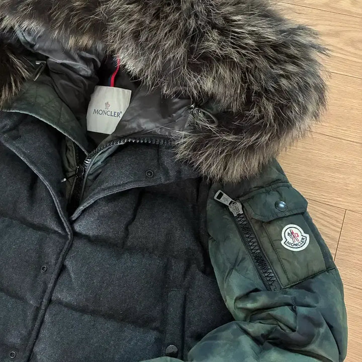 [BUNJANG] Moncler Camo Military Fur Padded Jacket (Size 2) / 몽클레어 카모 밀리터리 퍼 패딩 2사이즈