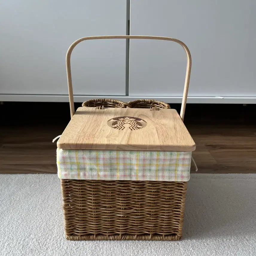 [BUNJANG] Starbucks 22 Spring Rattan Picnic Carrier / 스타벅스 22 스프링 라탄 피크닉 캐리어