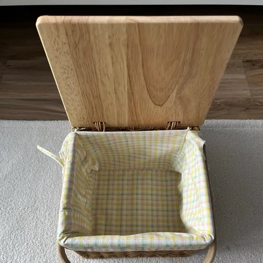 [BUNJANG] Starbucks 22 Spring Rattan Picnic Carrier / 스타벅스 22 스프링 라탄 피크닉 캐리어