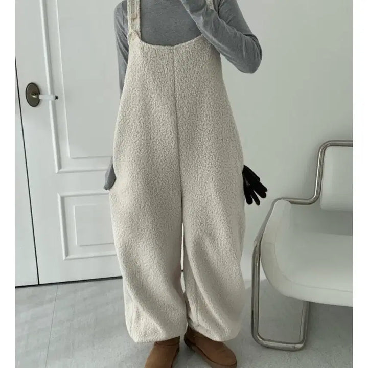 [BUNJANG] Oversized Fleece Jumpsuit / 오버핏 뽀글이 점프수트 멜빵