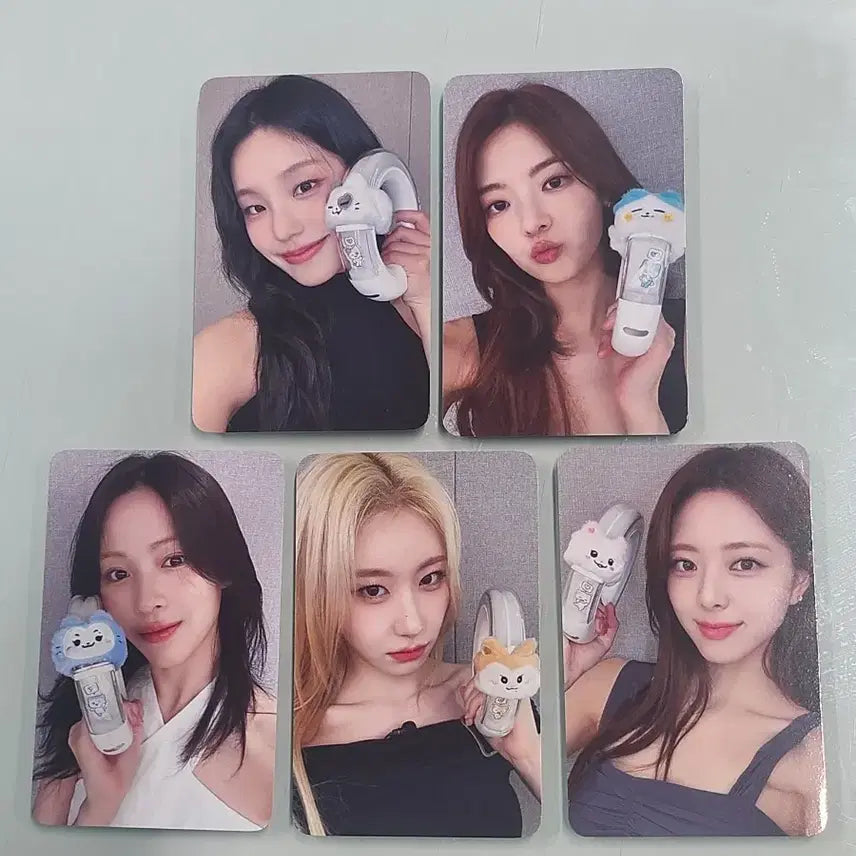 있지 응원봉 라이트링 포카 예지 리아 류진 채령 유나