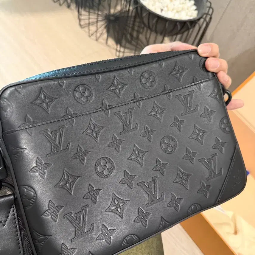 [BUNJANG] OS Louis Vuitton Shadow Duo Messenger Bag / {OS/새상품급} 루이비통 쉐도우 듀오 메신저백 풀구성