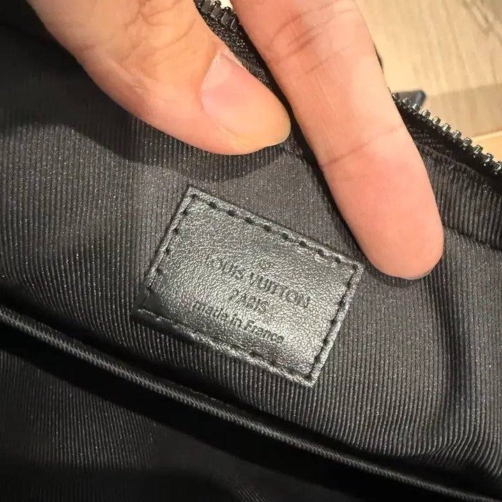 [BUNJANG] OS Louis Vuitton Shadow Duo Messenger Bag / {OS/새상품급} 루이비통 쉐도우 듀오 메신저백 풀구성