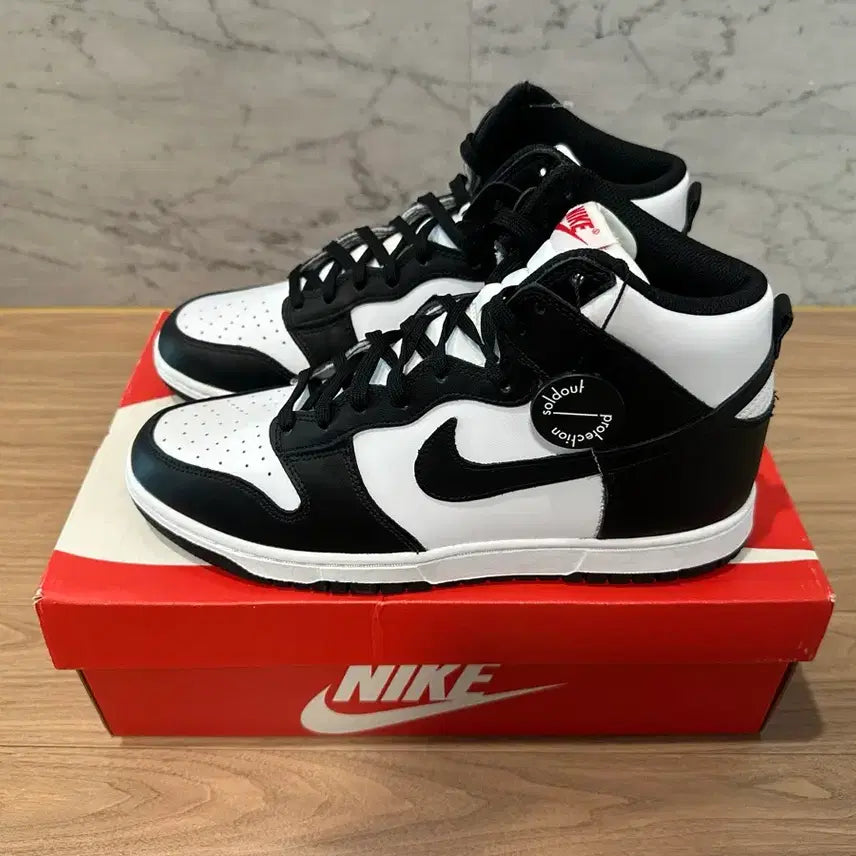 [SOLD OUT] 나이키 덩크 하이 범고래 블랙 앤 화이트 (W)290 m285