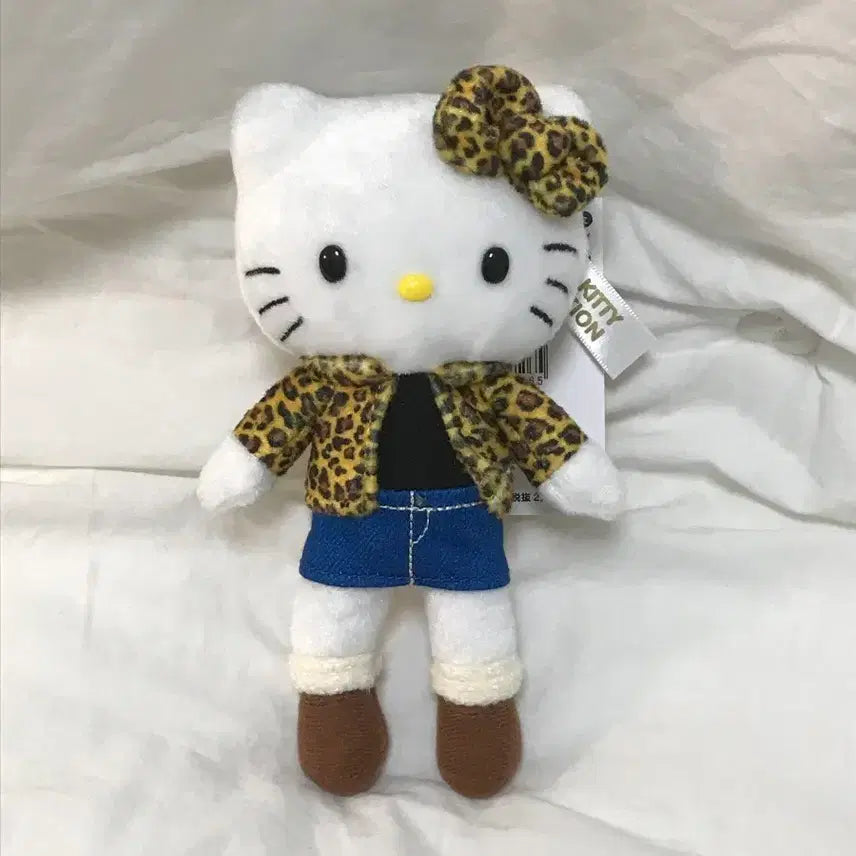 [BUNJANG] Hello Kitty 50th Anniversary Exhibition Mascot / 헬로키티 50주년 전시회 롱다리 키티 마스코트