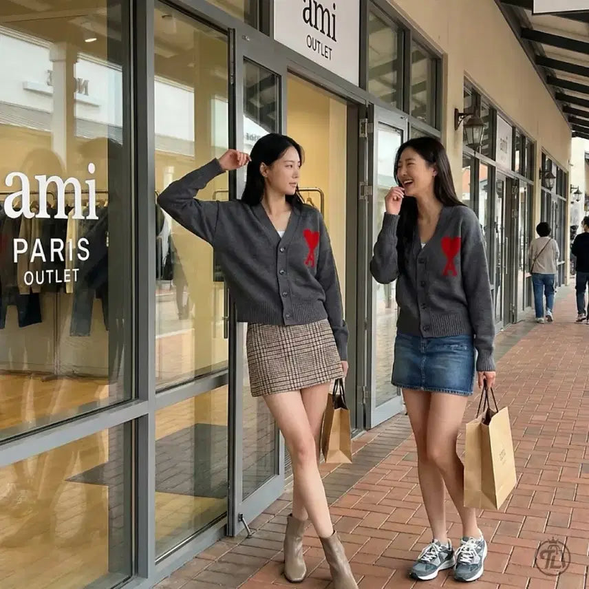 [BUNJANG] AMI Big Heart Cardigan - Gray, Navy / (촬영새상품)아미 빅하트 가디건-3가지색상