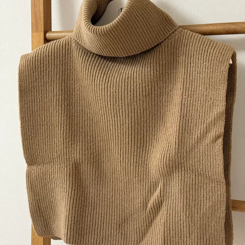 [BUNJANG] Turtle Neck Cropped Poncho Vest / (새상품) 터틀넥 크롭 판초베스트