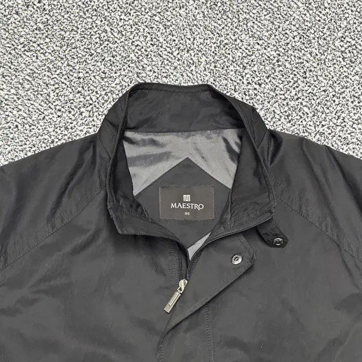 [BUNJANG] Seventeen Maestro Black Windbreaker / 마에스트로 블랙 남성 바람막이 점퍼