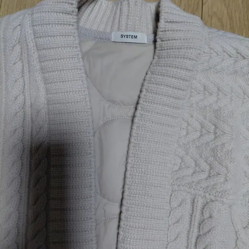 [BUNJANG] SYSTEM Quilted Lined Cable Knit Cardigan / SYSTEM 퀼팅 안감 케이블 가디건F