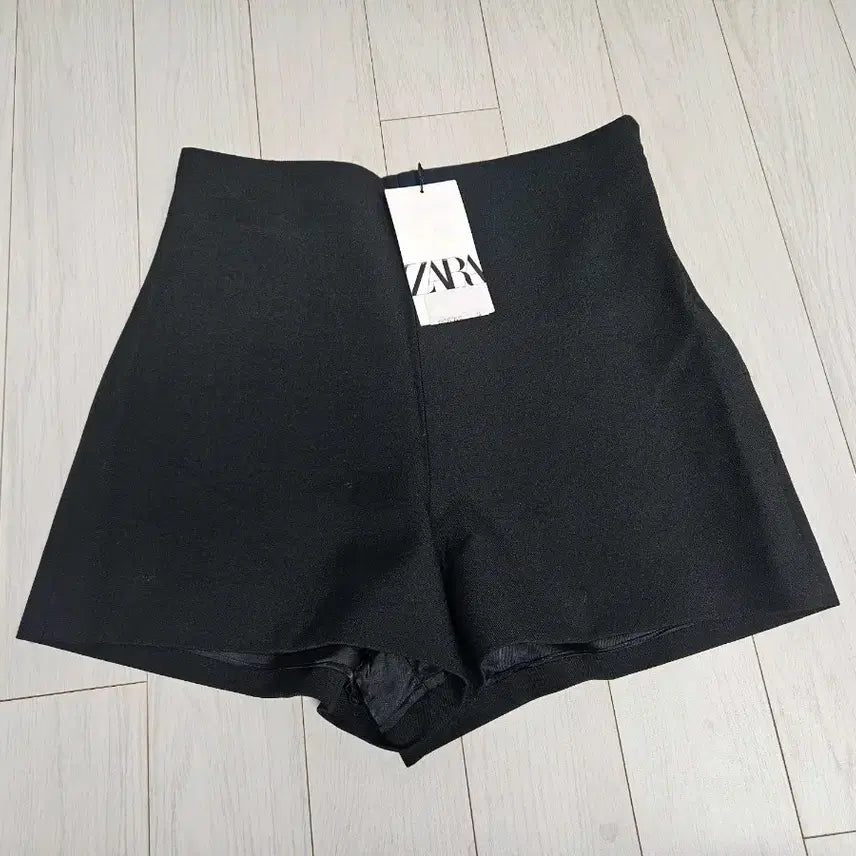 [BUNJANG] ZARA Black Shorts / 자라 블랙 반바지