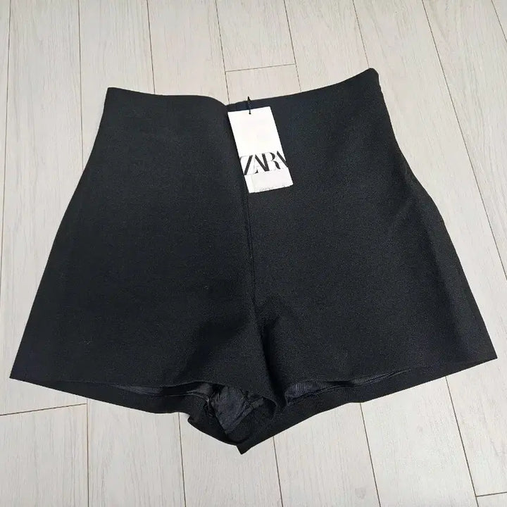 [BUNJANG] ZARA Black Shorts / 자라 블랙 반바지