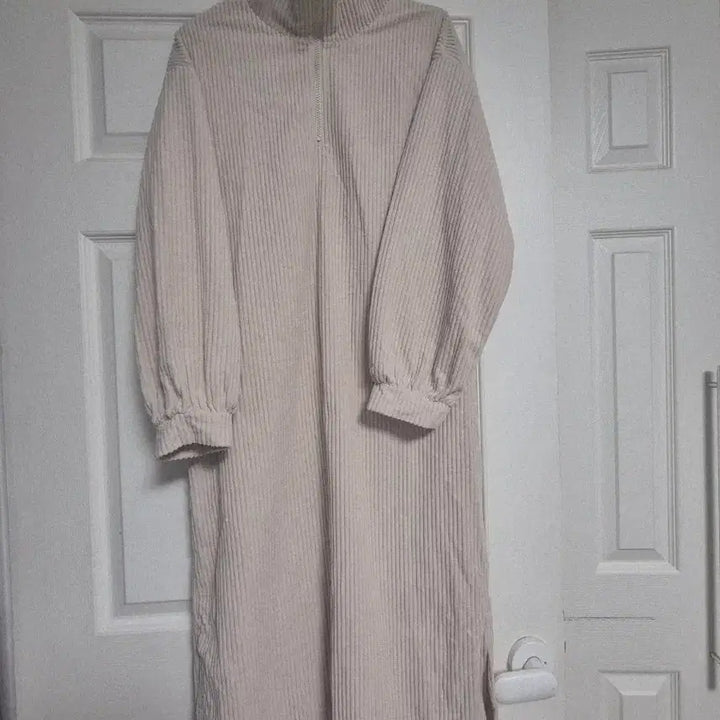 [BUNJANG] None Corduroy Half-Zip Long Dress Beige / 두꺼운 코듀로이 반집업 롱 원피스 베이지 새상품