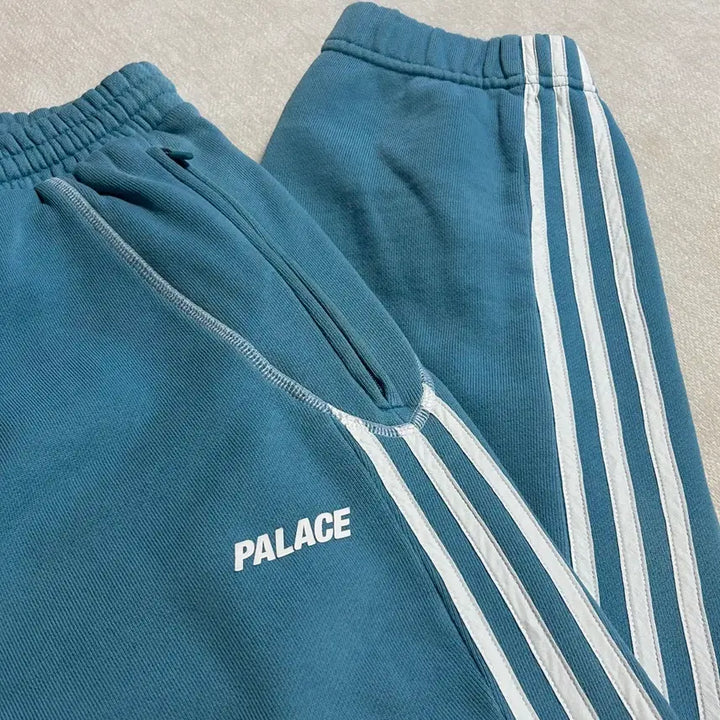 [BUNJANG] Adidas Palace Side Track Pants (Sky Blue, M) / [M] 팔라스 아디다스 사이드 트랙 팬츠 CD2610